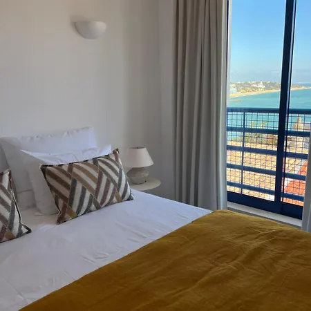 Ξενοδοχείο με διαμερίσματα Rossio Mar 2*